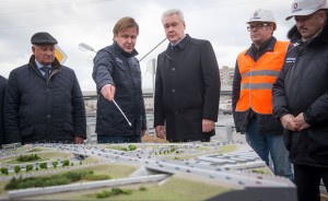 Мэр Москвы Сергей Собянин сообщил, что новая эстакада была построена в рамках реконструкции развязки на пересечении Рязанского проспекта и МКАД