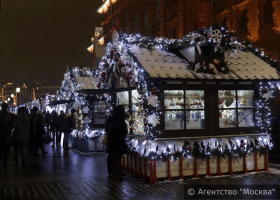 Старт фестиваля "Путешествие в Рождество" на Манежной площади