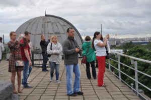 Увидеть панораму вечерней Москвы смогли посетители одного из культурных центров ЮАО