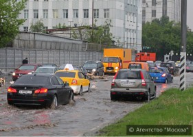 Жители района Бирюлево Западное могут сообщать о подтоплениях на портал «Наш город» или позвонив в Мосводосток