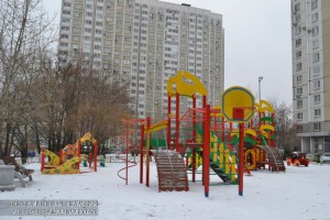 Ремонт нескольких детских площадок провели в районе Бирюлево Западное