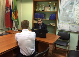 Депутат Андрей Смакотин на встрече с жителями района