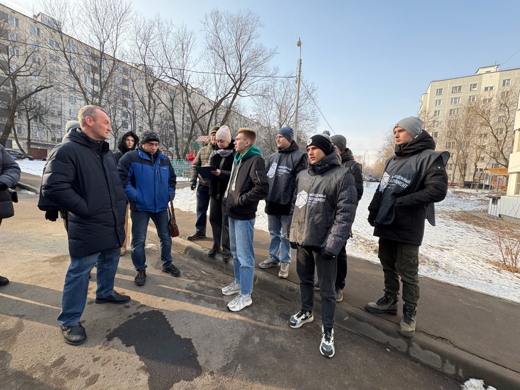 Парламентарии приняли участие в обходе территорий Бирюлева Западного. Фото: страница Молодежной палаты района Бирюлево Западное в социальных сетях