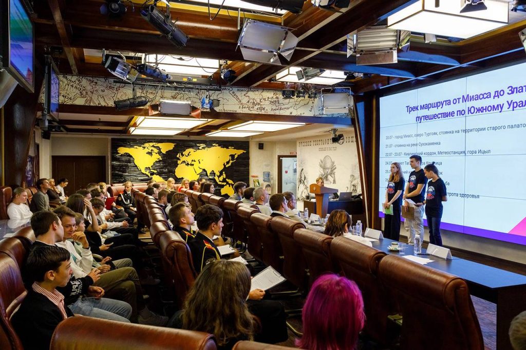 На итоговой конференции ребятам предстоит показать свои наработки: записи, фотографии и другие материалы. Фото: пресс-служба Комитета общественных связей и молодежной политики города Москвы 