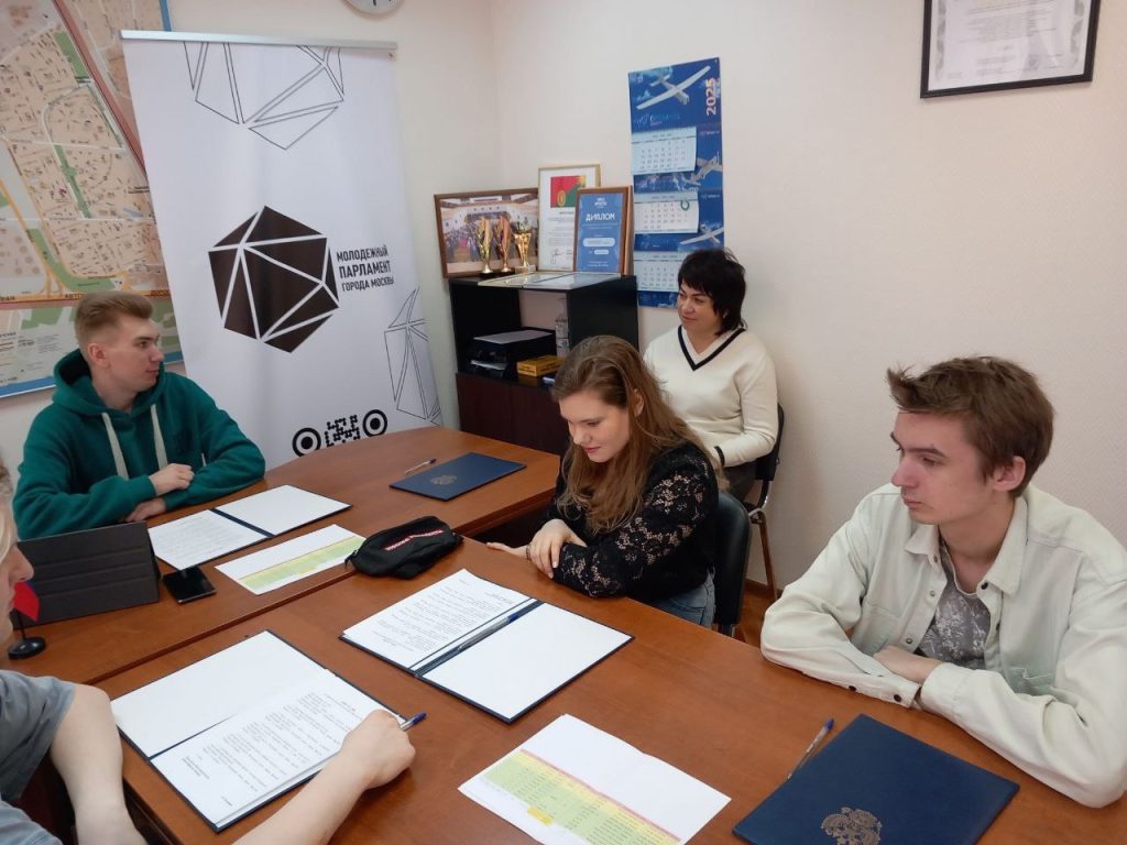 Очередное заседание членов Молодежной палаты состоялось в Бирюлеве Западном. Фото: страница Молодежной палаты района Бирюлево Западное в социальных сетях