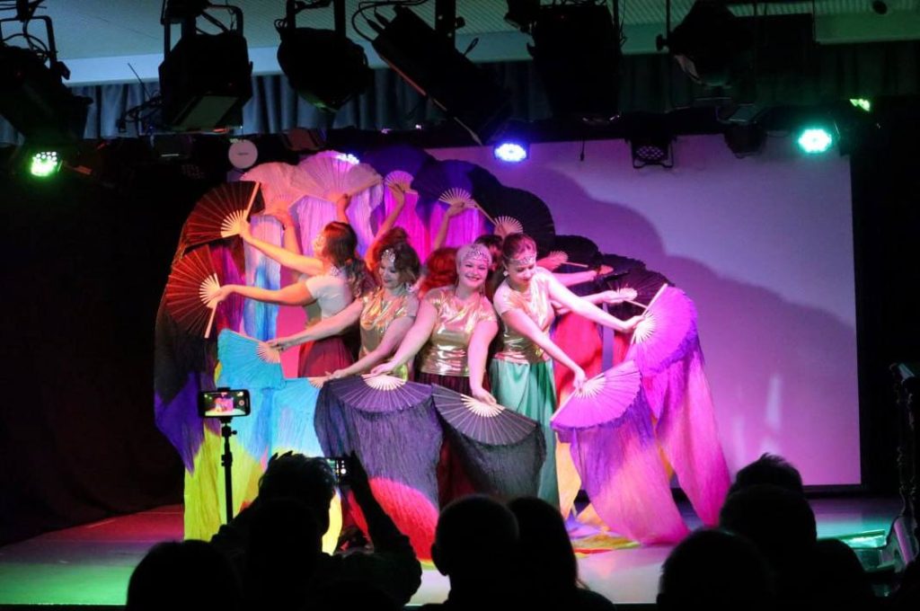 Представители КЦ «Дружба» анонсировали концерт студии восточного танца. Фото: официальный Telegram-канал Культурного центра «Дружба»