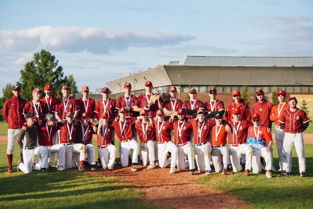 Второе место в Первенстве России по бейсболу заняли спортсмены ФСО «Юность Москвы». Фото: официальная страница Физкультурно-спортивного объединения «Юность Москвы» в социальных сетях