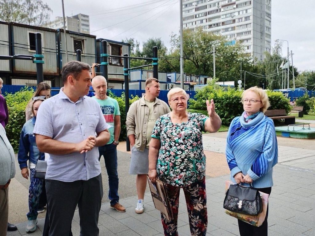 Представители Молодежной палаты Бирюлева Западного присоединилась к обходу района. Фото: официальная страница Молодежной палаты района Бирюлево Западное в социальных сетях