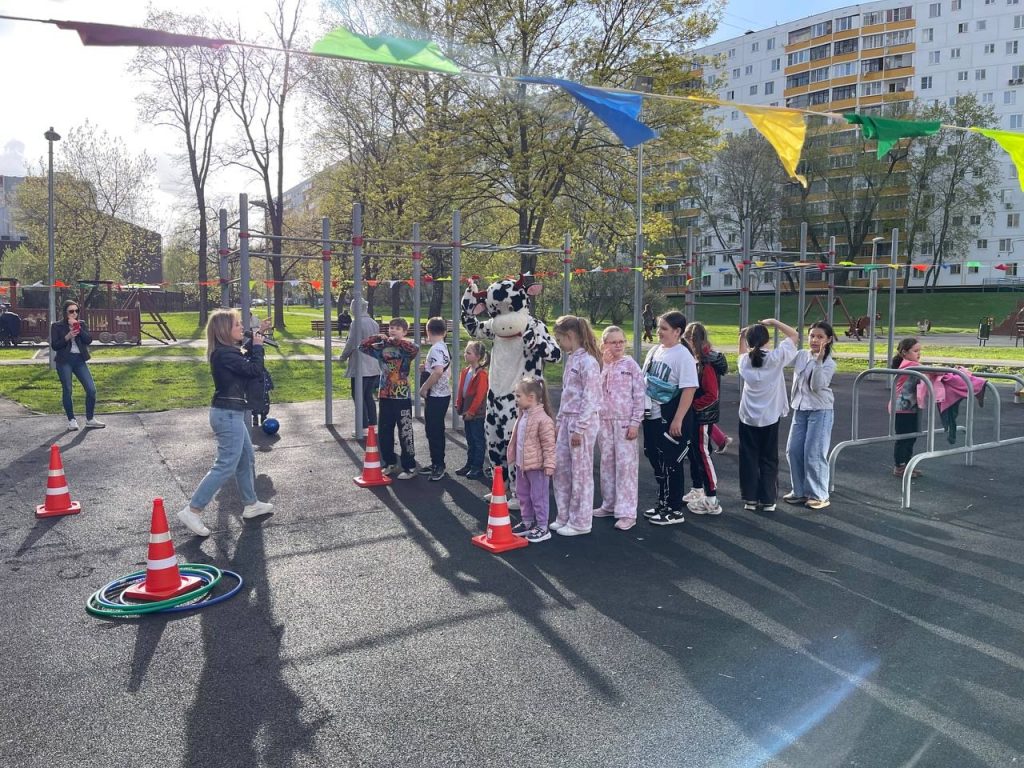 Представители управы Бирюлева Западного пригласили горожан на праздник двора. Фото: официальная страница управы района Бирюлево Западное в социальных сетях