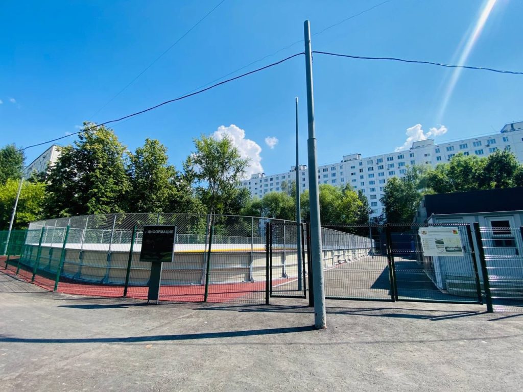 Спортивную площадку обновили в Бирюлеве Западном. Фото: официальная страница управы района Бирюлево Западное в социальных сетях