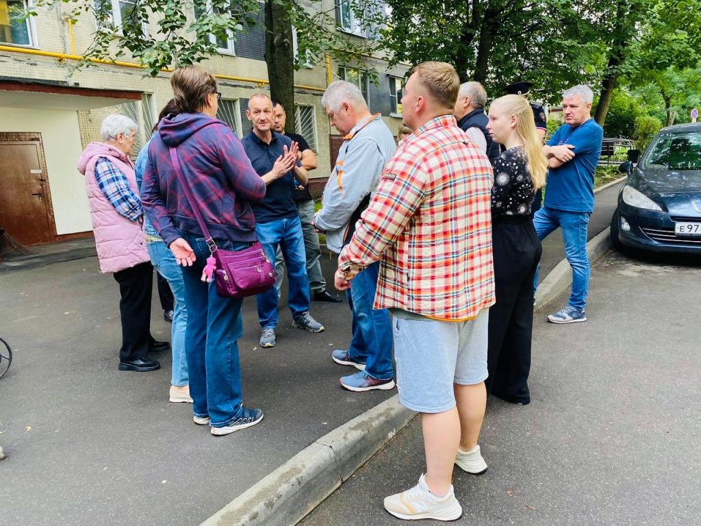 Об итогах традиционного обхода территории рассказали представители управы Бирюлева Западного. Фото: официальная страница управы района Бирюлево Западное в социальных сетях