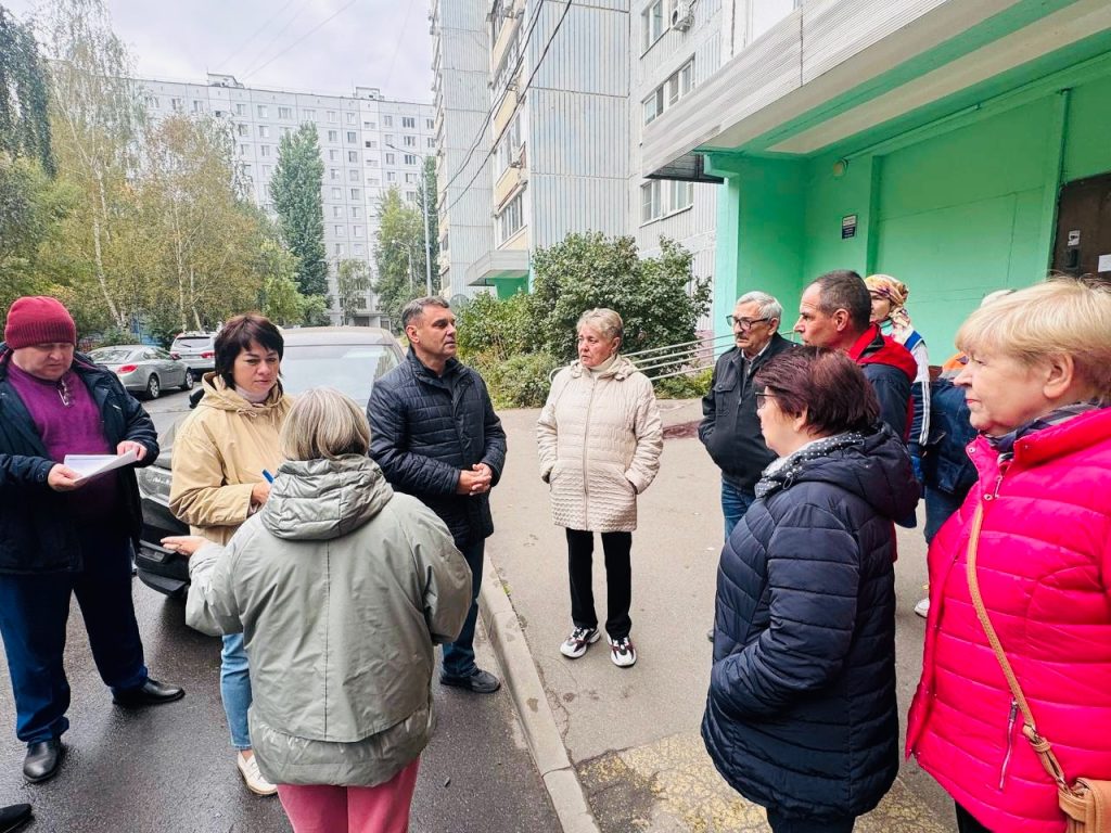 Рабочую встречу с жителями района провел глава управы Бирюлева Западного. Фото: страница управы района Бирюлево Западное в социальных сетях