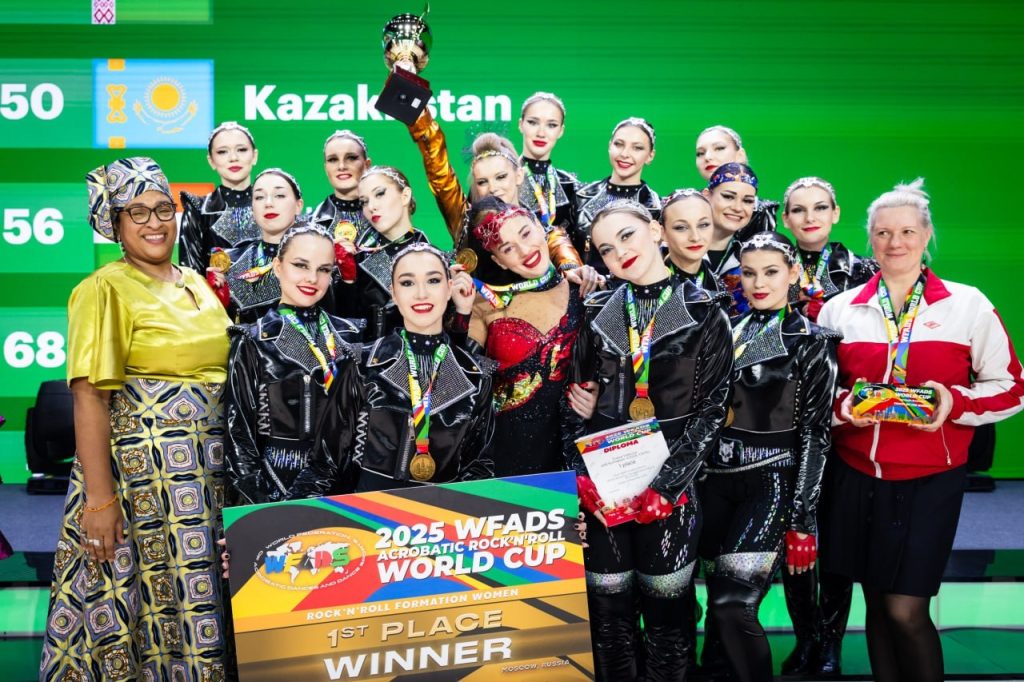 Спортсменов «Юность Москвы» наградили золотыми медалями. Фото: официальная страница ФСО «Юность Москвы» в социальных сетях