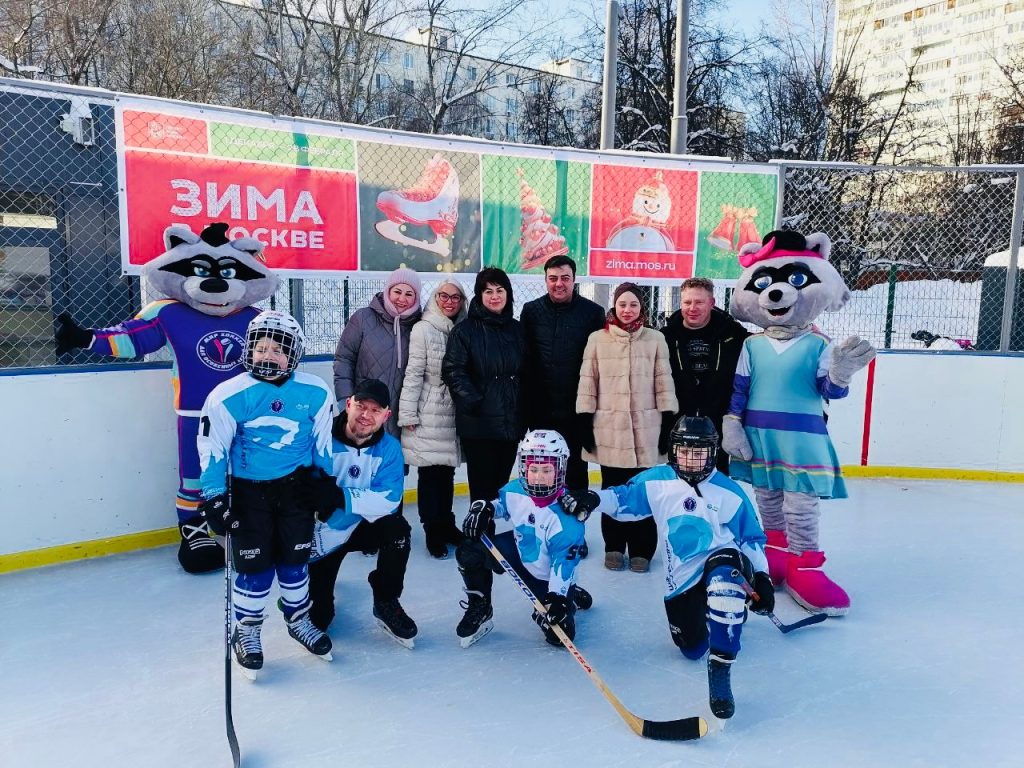 Соревнования по хоккею состоялись в Бирюлеве Западном. Фото: страница управы района Бирюлево Западное в социальных сетях