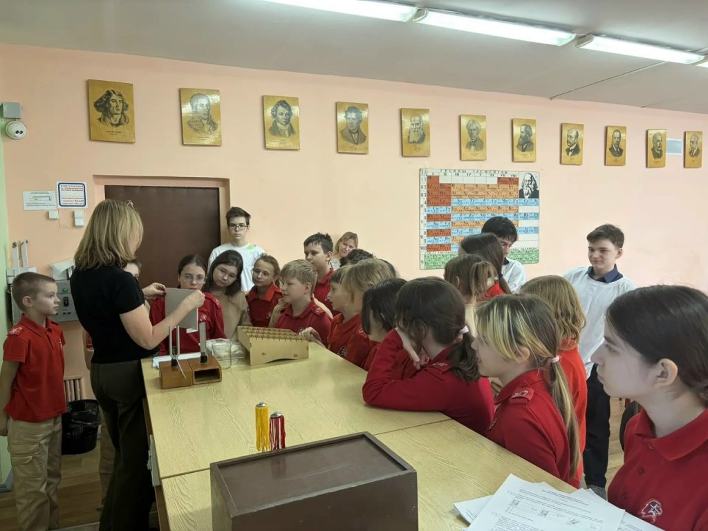 Девятиклассники школы №667 провели тематическое занятие. Фото: страница школы №667 в социальных сетях