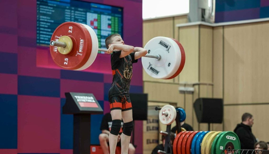 Призером всероссийских соревнований по тяжелой атлетике стал второклассник школы №667. Фото: страница школы №667 в социальных сетях