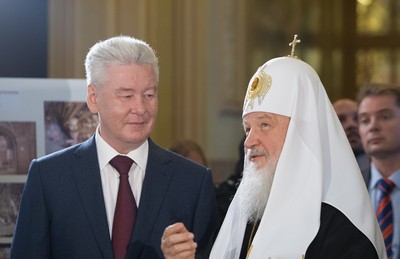 Сергей Собянин и Патриарх Всея Руси Кирилл осветили храм святого Владимира в Москве