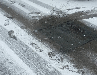 В районе Бирюлево Западное провели ремонт асфальтобетонного покрытия дороги