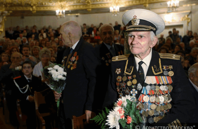Ветераны Москвы получат повышенные выплаты ко Дню Победы