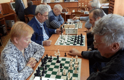 Шахматный турнир для жителей старшего возраста прошел в районе Бирюлево Западное