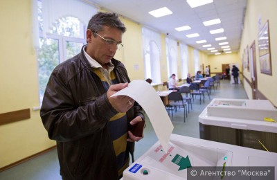 В Москве началось предварительное голосование "Единой России"