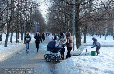 В парке «Школьный» провели снегоуборочные работы