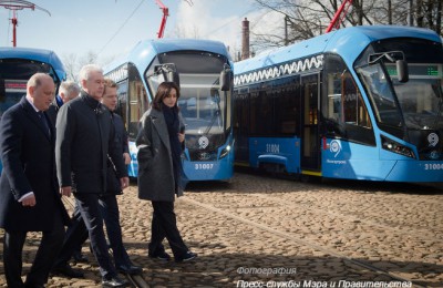 В Москве начали курсировать трамваи нового поколения, заявил Сергей Собянин