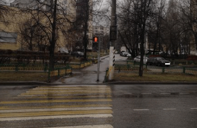 Светофор на Булатниковской улице