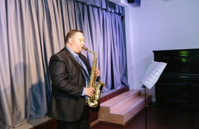 Саксофонист в КЦ "Дружба"