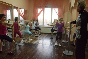В Бирюлеве Западном прошло занятие танцевального коллектива «Алёнушка»