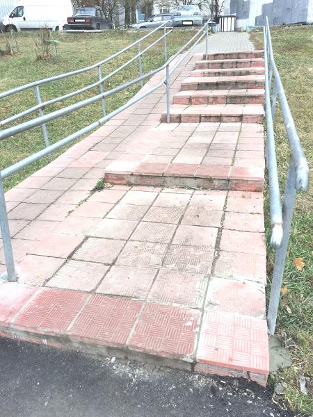В Бирюлеве Западном починили уличную лестницу после обращения пользователя на портал «Наш город»