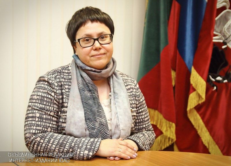 Елена Леликова поздравила жителей района с Днем Конституции