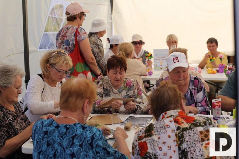 Московское долголетие парк садовники фестиваль социальных инициатив праздник