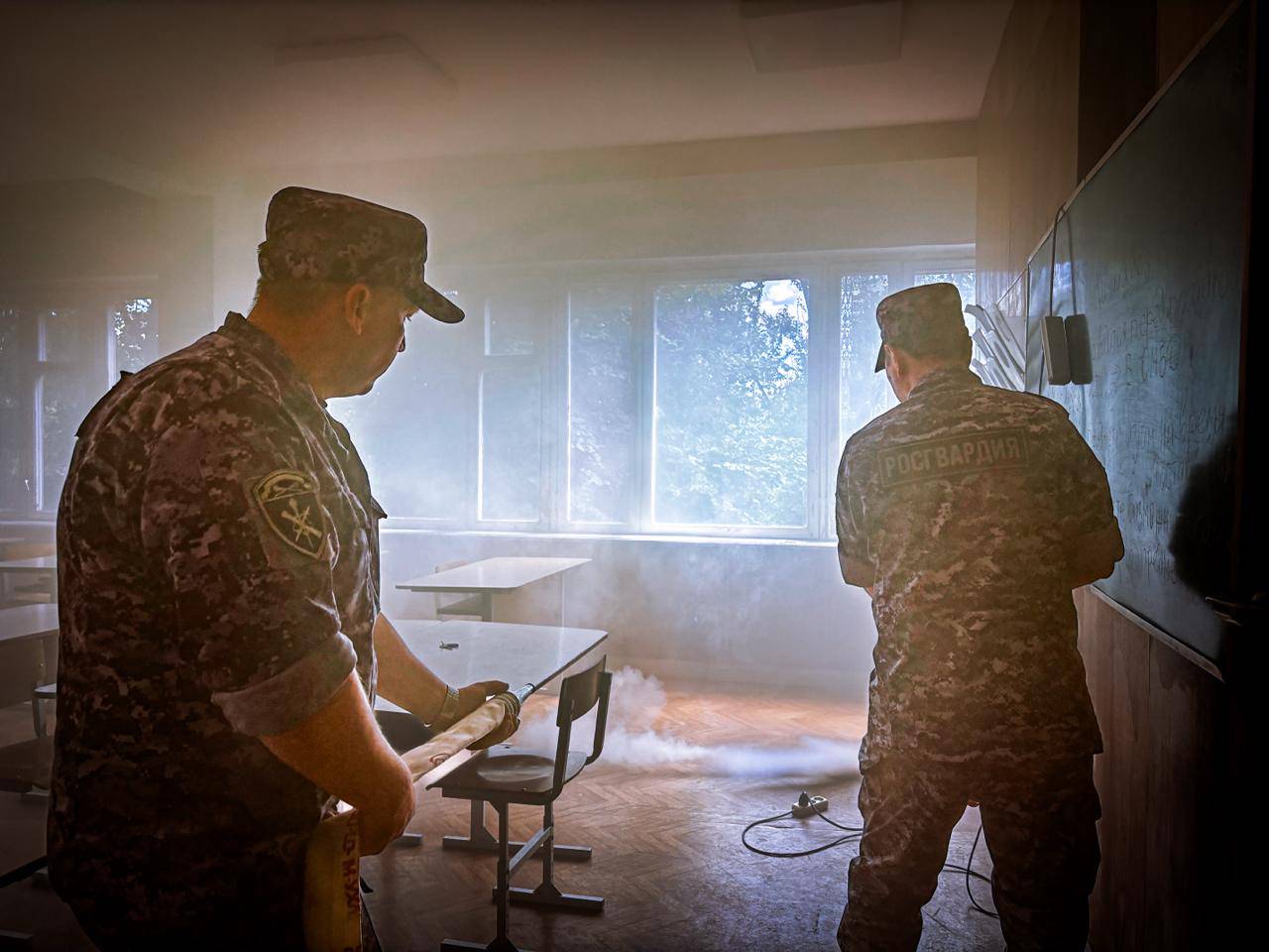 В столице состоялись совместные учения сотрудников Росгвардии и МЧС. Фото: пресс-служба УВО Росгвардии по Москве