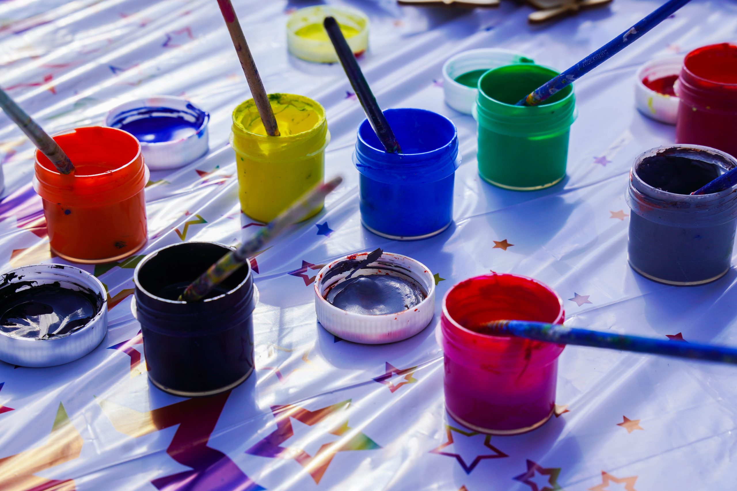 Ученица школы №2001 приняла участие в конкурсе талантов. Фото: Ксения Догонашева, «Вечерняя Москва»