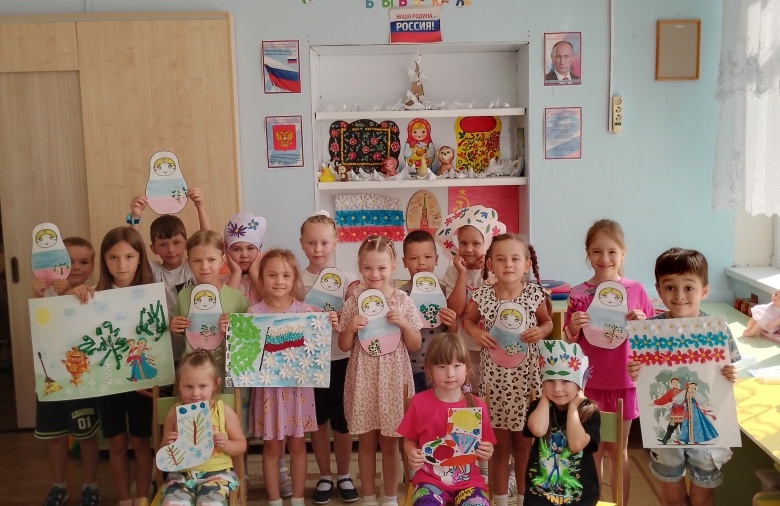 Патриотические мастер-классы прошел в школе №667 имени Героя Советского Союза Константина Самсонова. Фото: официальная страница школы №667 имени Героя Советского Союза Константина Самсонова в социальных сетях