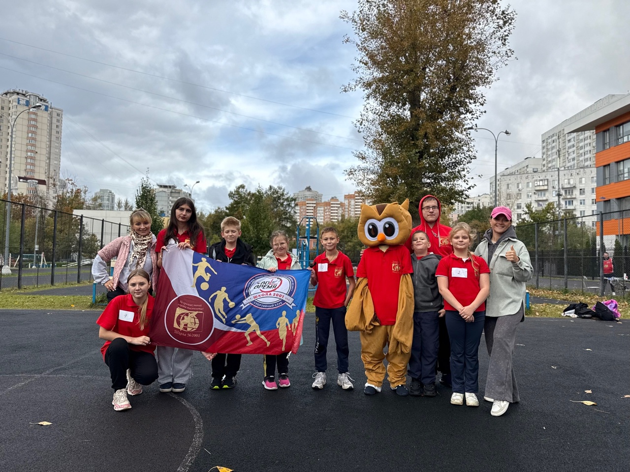 Ученики школы №2001 приняли участие в городской спартакиаде. Фото: страница спортивного клуба школы №2001 в социальных сетях