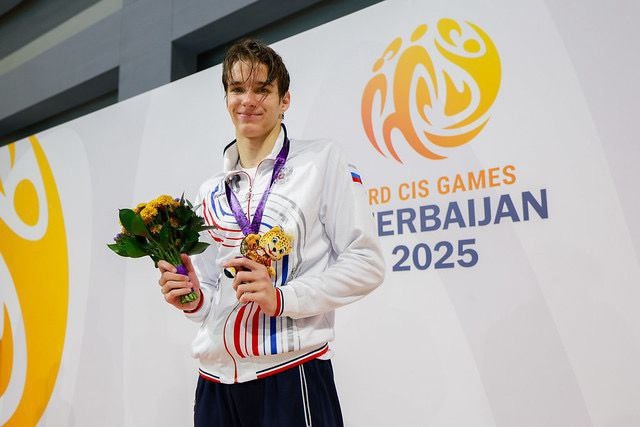 Пловец «Юности Москвы» стал обладателем медалей III Игр стран СНГ. Фото: страница Детско-юношеской спортивной школы олимпийского резерва «Юность Москвы» в социальных сетях