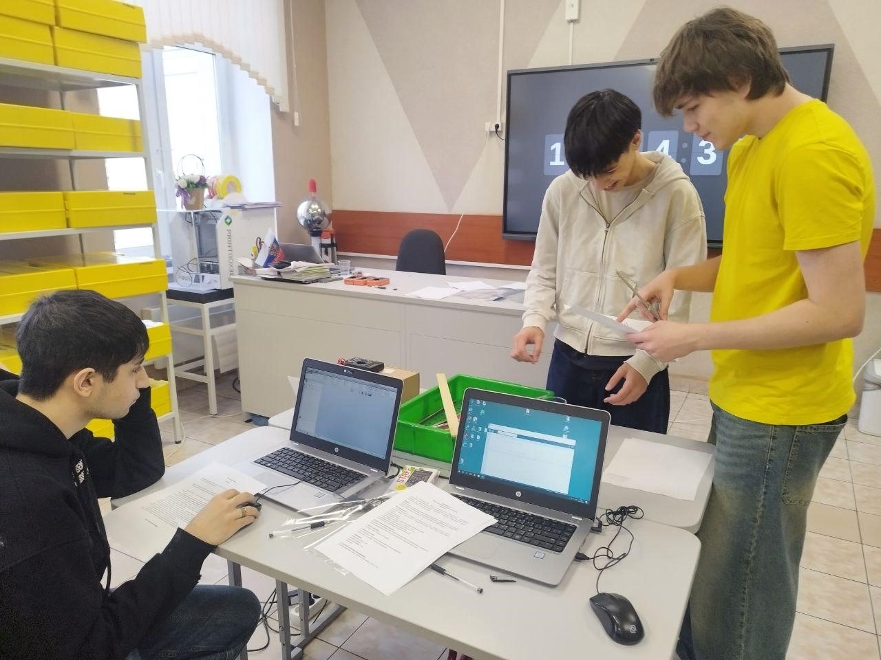 «Кибер-бой»: одиннадцатиклассники школы №667 приняли участие в интеллектуальном турнире. Фото: официальная страница школы №667 в социальных сетях