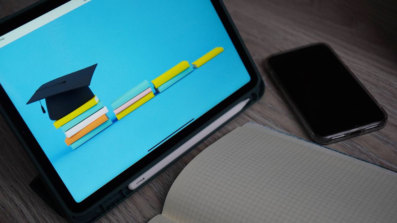 «Лучший научно-популярный пост»: третье место в обраовательном конкурсе заняла педагог школы №2001. Фото: Анна Быкова, «Вечерняя Москва»