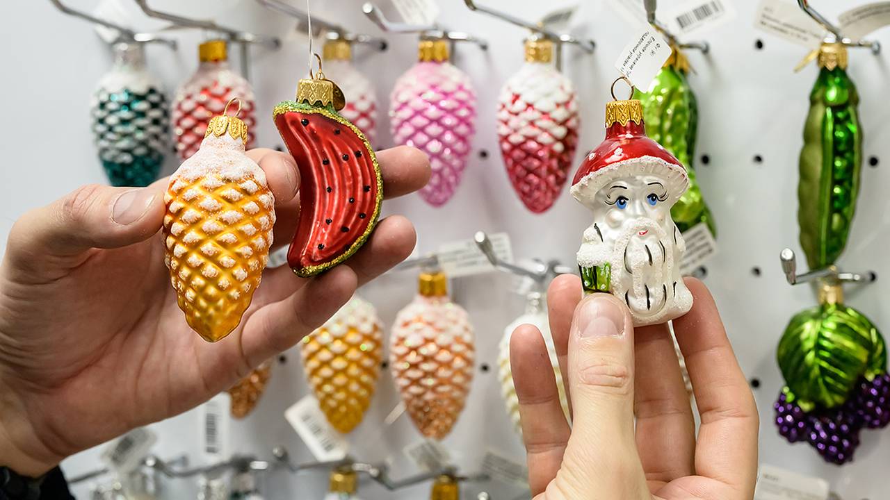 Мастер-класс по созданию елочной игрушки состоится в КЦ «Дружба. Фото: Дмитрий Дубинский, «Вечерняя Москва»