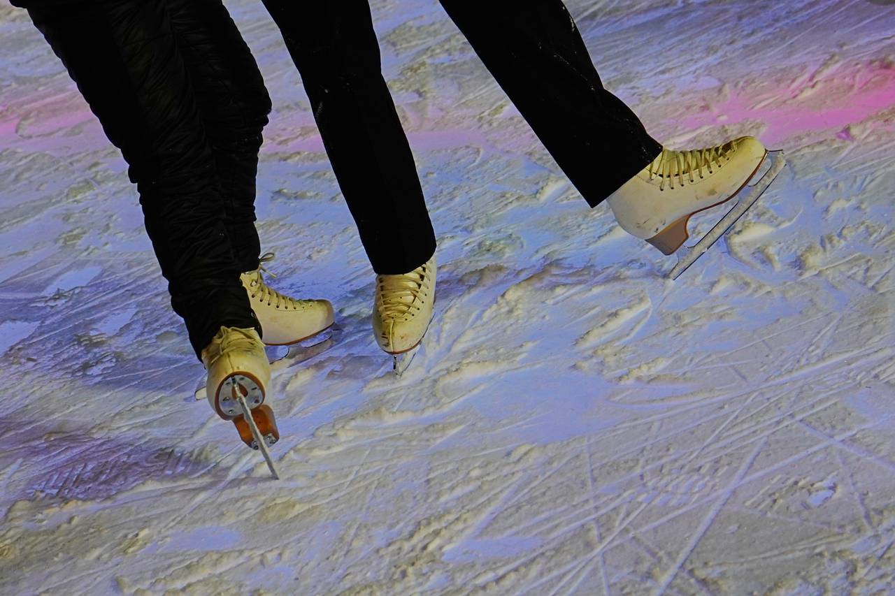 Дискотеку на льду организуют представители КЦ «Дружба». Фото: Анна Быкова, «Вечерняя Москва»