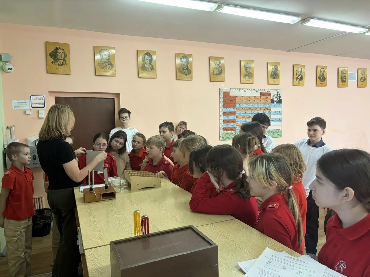 Девятиклассники школы №667 провели тематические занятия. Фото: страница школы №667 в социальных сетях